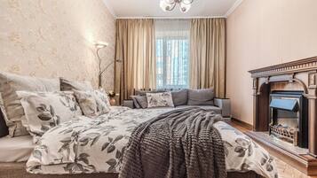 Deluxe Apartment (Internatsionalnaya 17-2)