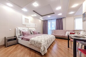 Economy Apartment (Internatsionalnaya 15) | Private kitchen | Full-size fridge, microwave, stovetop, electric kettle