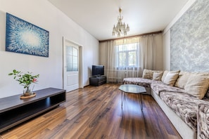 Deluxe Apartments on Nezavisimosti, 35