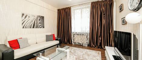 Habitacions insonoritzades, planxa i posts de planxar i wifi gratuïta