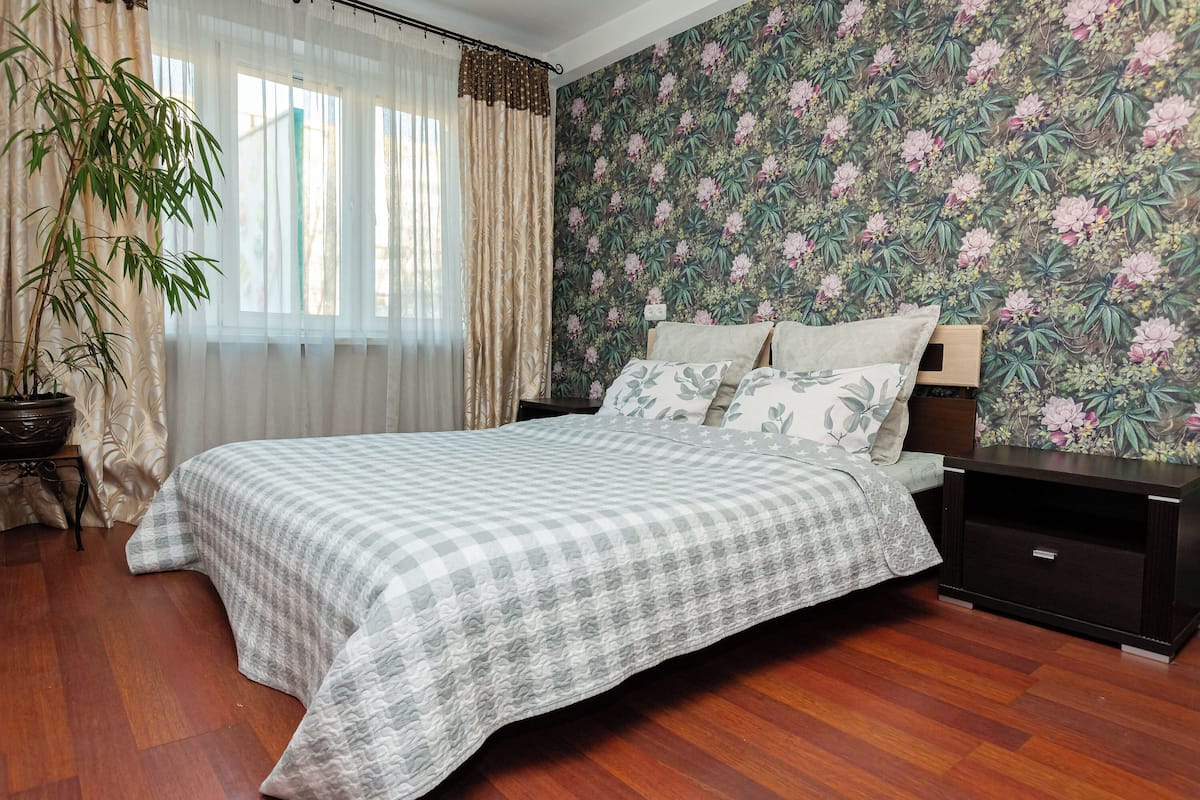 Soundproofing, iron/ironing board, free WiFi, bed sheets