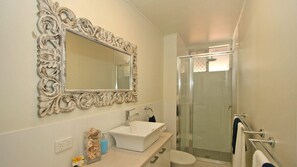 Bathtub, free toiletries, hair dryer, bathrobes