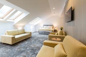 أغطية فراش متميزة وألحفة محشوة بالريش وأسرّة بإسفنج يتكيف مع شكل الجسم