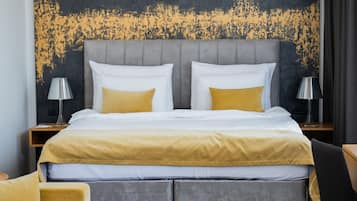 Habitación ejecutiva doble, balcón, vistas a la ciudad | Ropa de cama de alta calidad y edredones de plumas