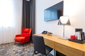 Premium bedding, down comforters, memory foam beds, in-room safe - Boutique Hotel Museum (Belgrade)