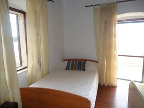 Internet, bed sheets - Apartments Abjanic - Studio with Balcony and Sea View - Ilije Sarake (Dubrovnik)