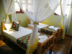 3 bedrooms, desk, free WiFi, bed sheets