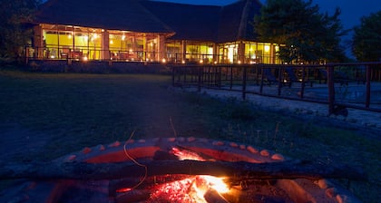 Ihamba Lakeside Safari Lodge