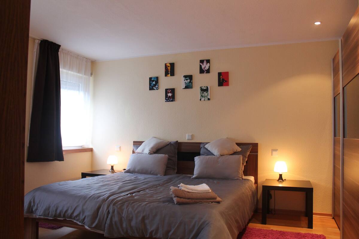 In-room safe, desk, free WiFi, bed sheets