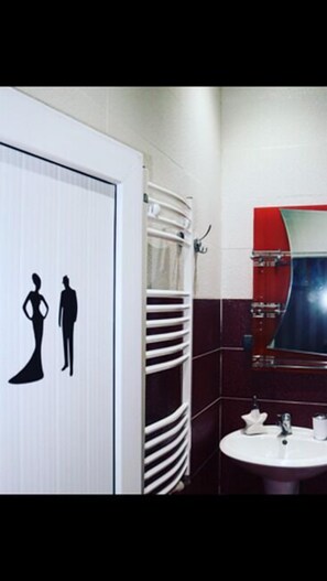 Apartment, 2 Bedrooms | Bathroom