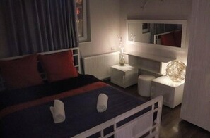 Iron/ironing board, free WiFi