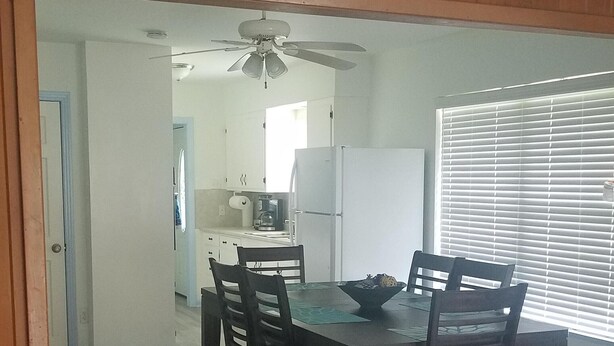 Dining - Beautiful spacious house with ocean view. (point comfort)