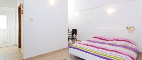 1 bedroom, Internet, bed sheets