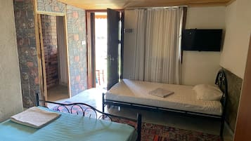 1 bedroom, desk, laptop workspace, free WiFi