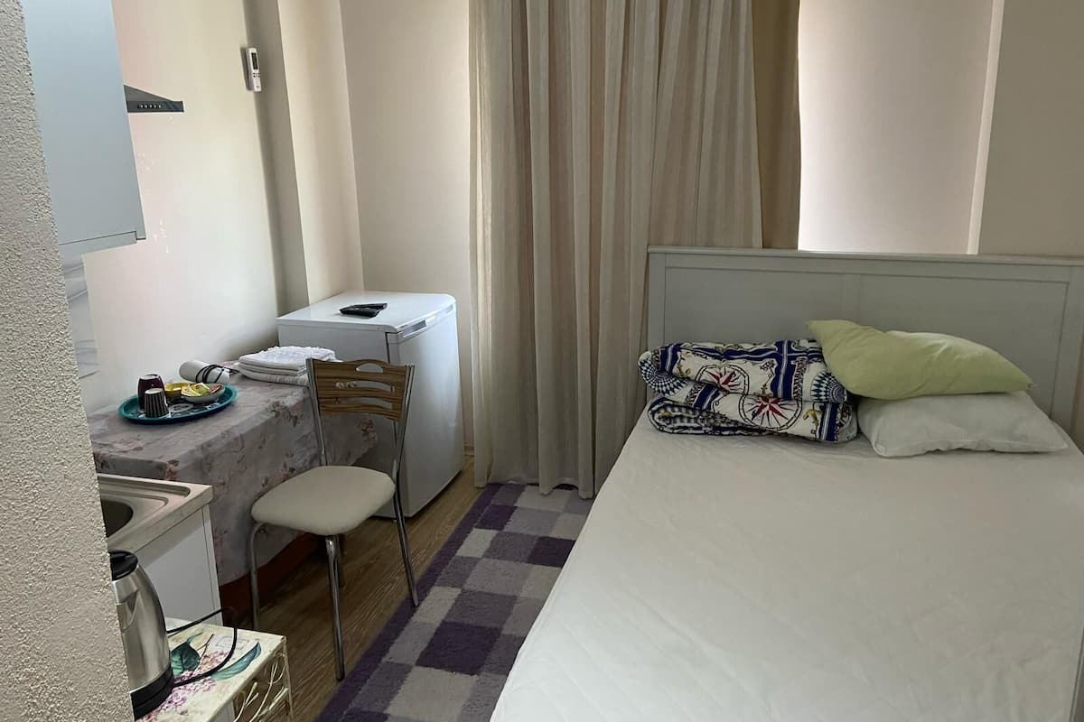 Vila júnior, vista para o jardim | 1 quarto, escrivaninha, espaço de trabalho para notebook