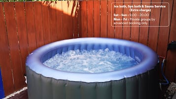 Bañera de hidromasaje exterior