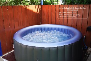 Outdoor spa tub - Napa Hostel Samrong Station (Samut Prakan)