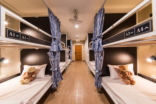 Desk, free WiFi, bed sheets