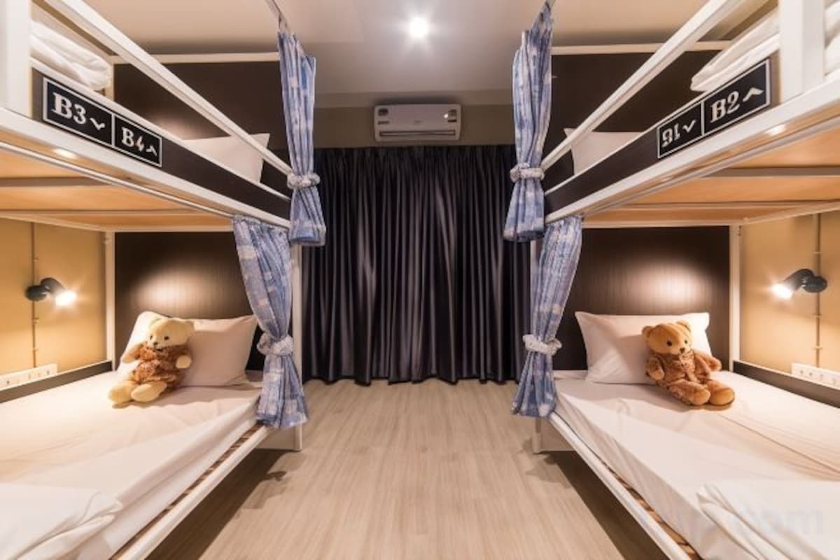 4 Bed Dormitory Shared Bathroom