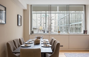 Deluxe Four Bedroom Apartment | Living area - Urban Chic - Exeter (London)