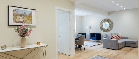 Appartement Deluxe, 4 chambres | Coin séjour
