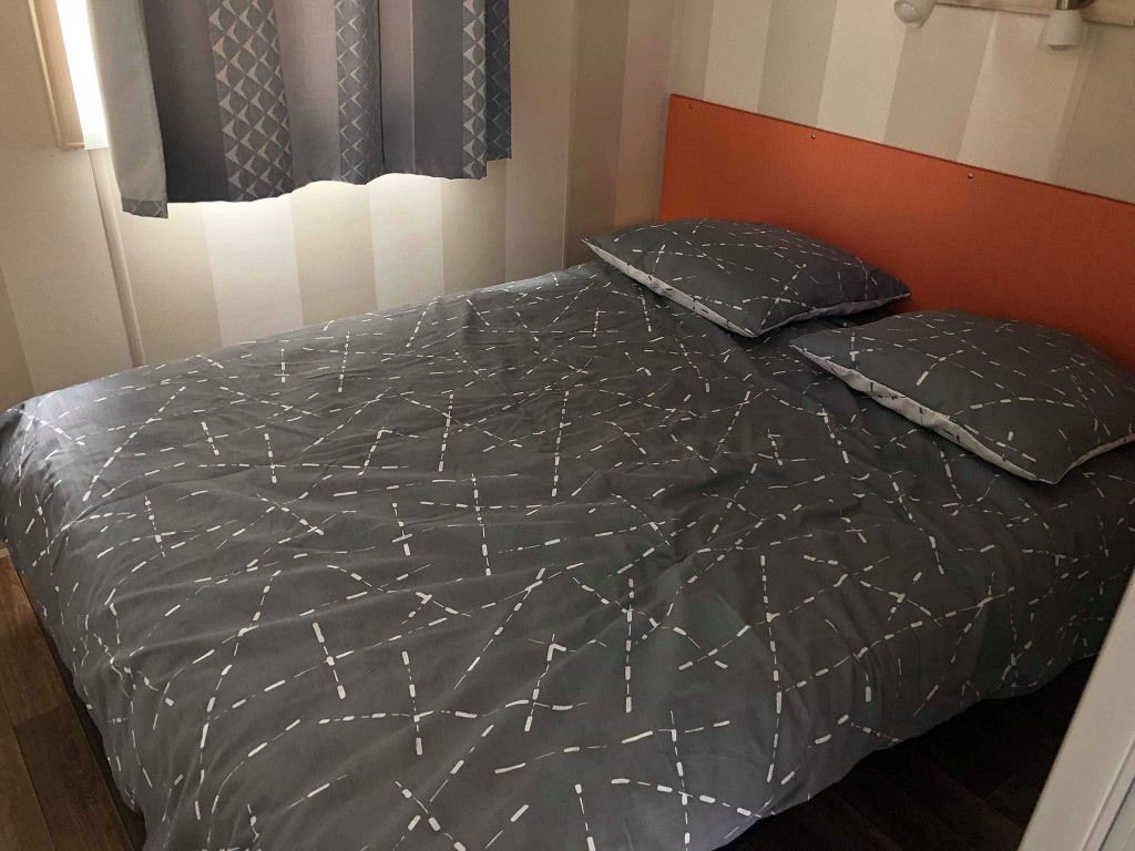 Stacaravan, 2 slaapkamers | Individueel gedecoreerd, individueel gemeubileerd, gratis babybedden