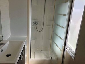 Bathroom shower - Camping Bar Horizon (Frontignan)