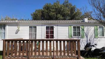 Mobil Karavan, 3 kamar tidur | Teras/patio