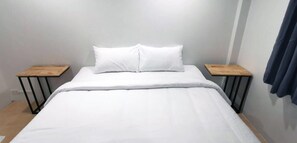 Desk, soundproofing, free WiFi - Go Inn Phuket Old Town (Phuket)