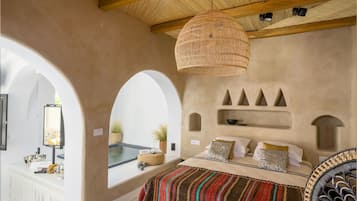 Executive Suite | Premium bedding, Tempur-Pedic beds, in-room safe, individually decorated