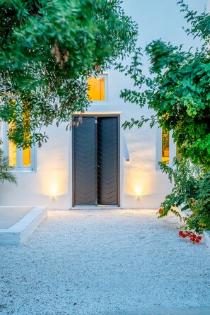 Courtyard - Euphoria Chora Naxos (Naxos)