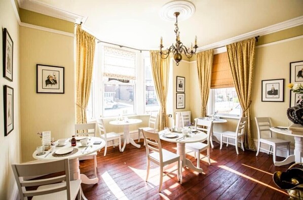 Breakfast for a fee - Abbotsleigh of Whitby (Whitby)