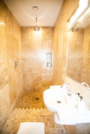 Kostenlose Toilettenartikel