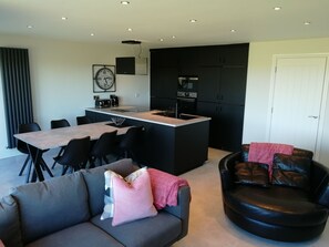TV, music library, video library