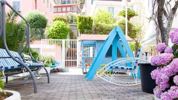 Tempat bermain anak - outdoor