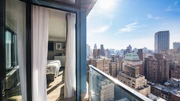 Habitació, balcó | Minibar, caixa forta a l'habitació i cortines opaques