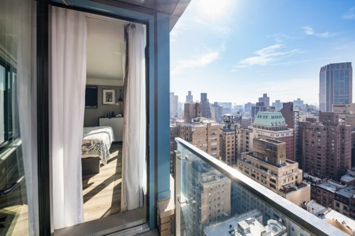 Balcony Room