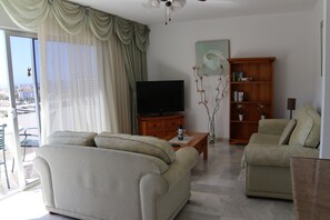 Apartment, 1 Bedroom, Balcony | Living area | LED TV - Florida Park Club (Adeje)