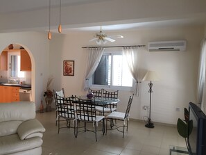 TV, DVD player, books, video library - Villa with stunning sea-view from cliff-top position  with large pool (paphos)