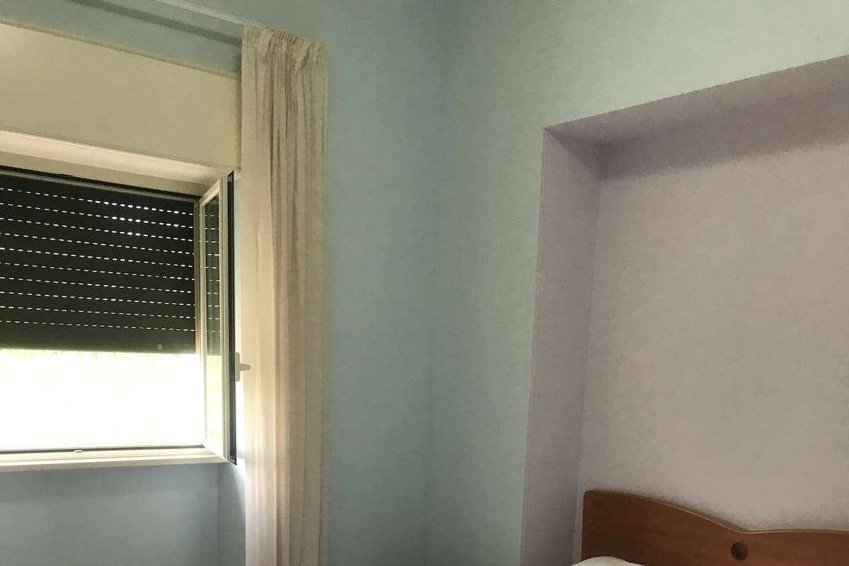 Caja de seguridad en la habitación, wifi gratis y ropa de cama 