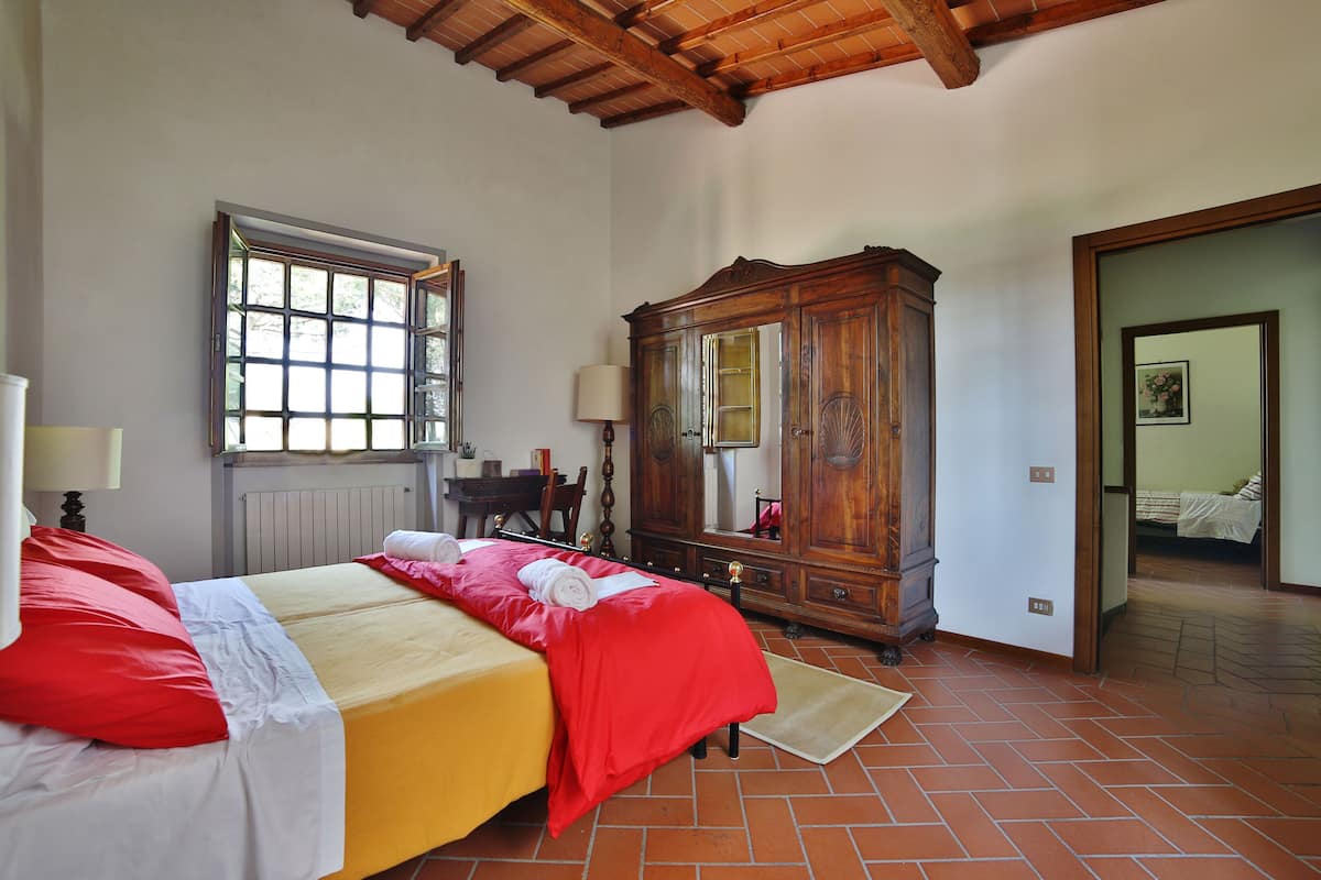 Apartment, 2 Bedrooms (Olmo) | 1 bedroom, in-room safe, bed sheets