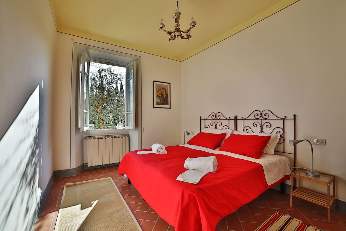 Apartment, 2 Bedrooms, Garden Area (Iris) | 1 bedroom, in-room safe, bed sheets