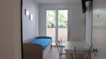 Coffres-forts dans les chambres, bureau, fer et planche Ă  repasser