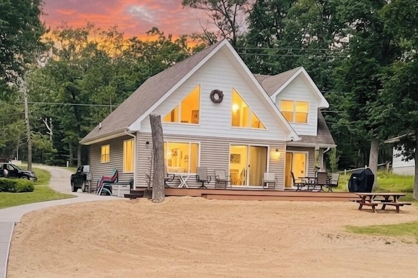 Peaceful Little Island Lake