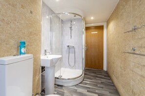 Shower - Manchester Printworks (Manchester)