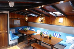 Restauration dans la chambre