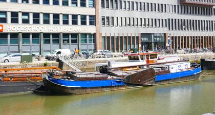 Boat apartment Rotterdam Fokkelina