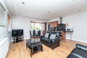 Comfort-Apartment, 2 Schlafzimmer | Wohnbereich