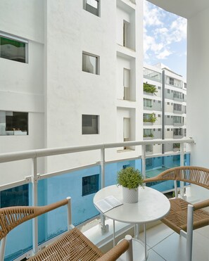 Outdoor dining - Standard Deluxe Plus 55mt apartment (Santo Domingo)