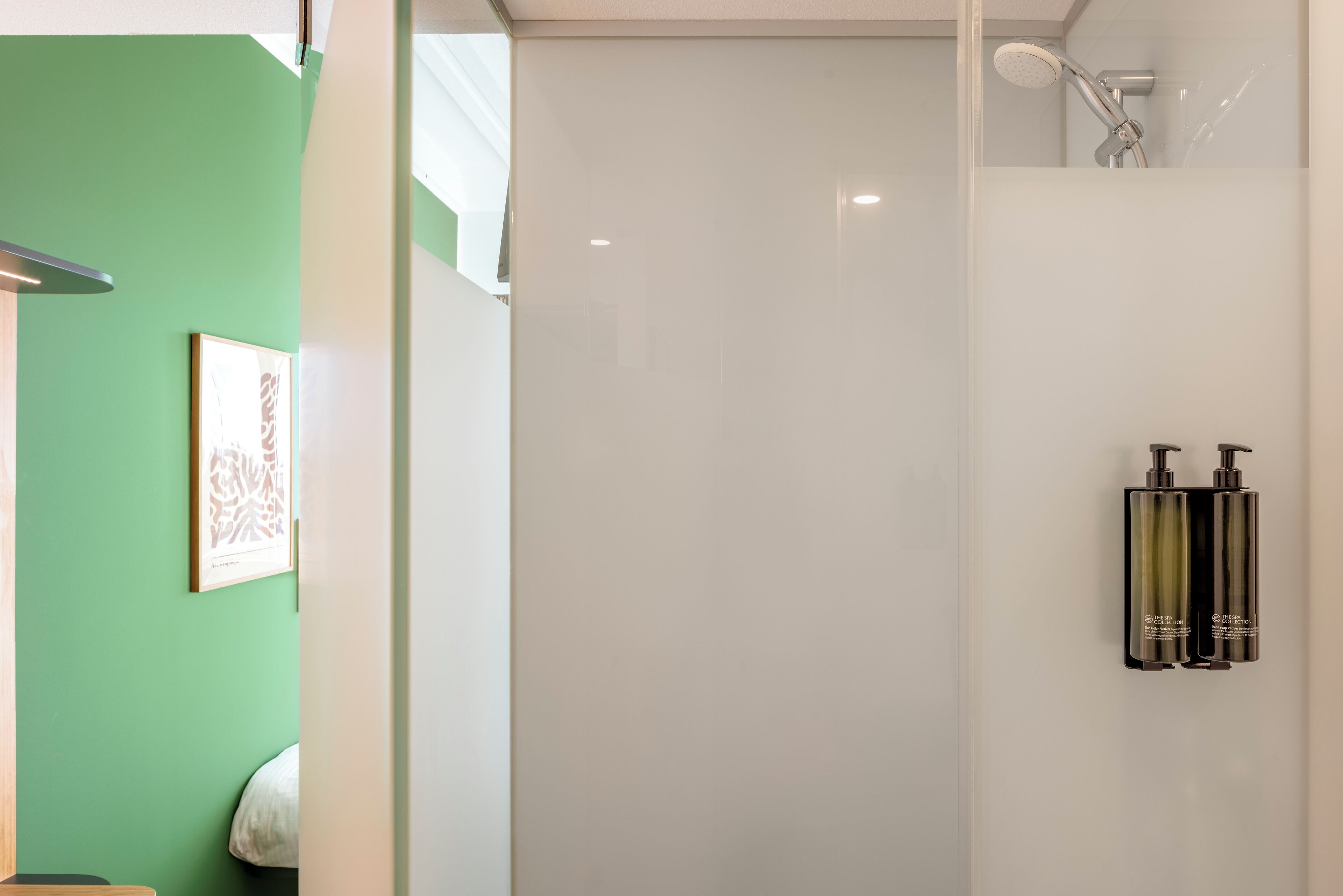 economy double room | desk, soundproofing, iron/ironing board, free wifi